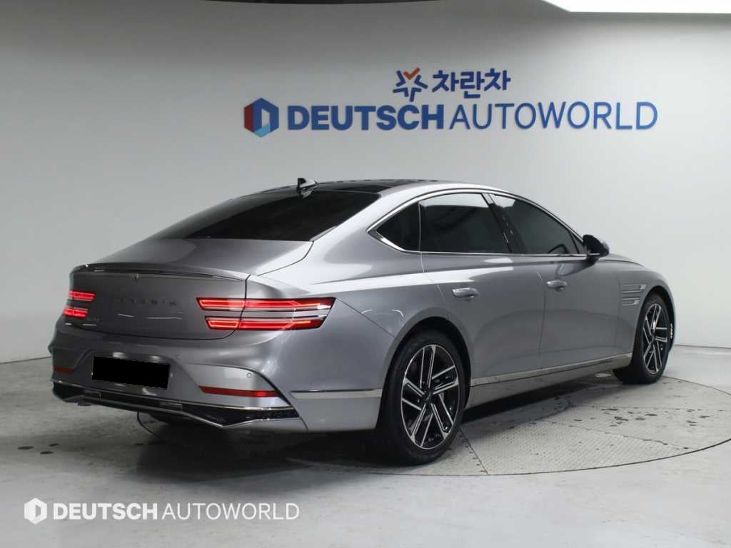 Genesis G80 — photo 02
