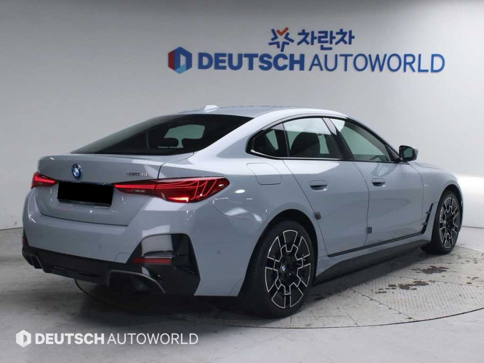 BMW i4 — photo 02