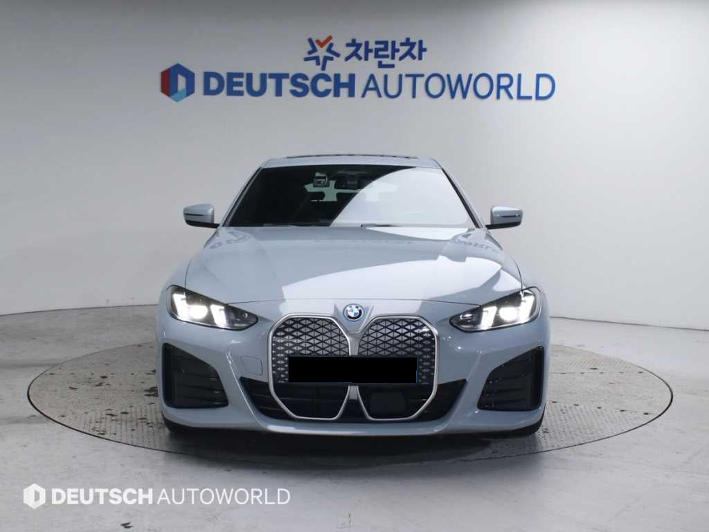 BMW i4 — photo 03