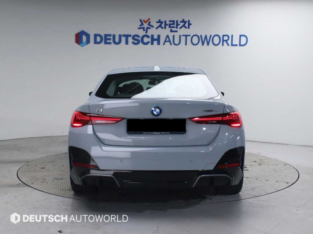 BMW i4 — photo 04
