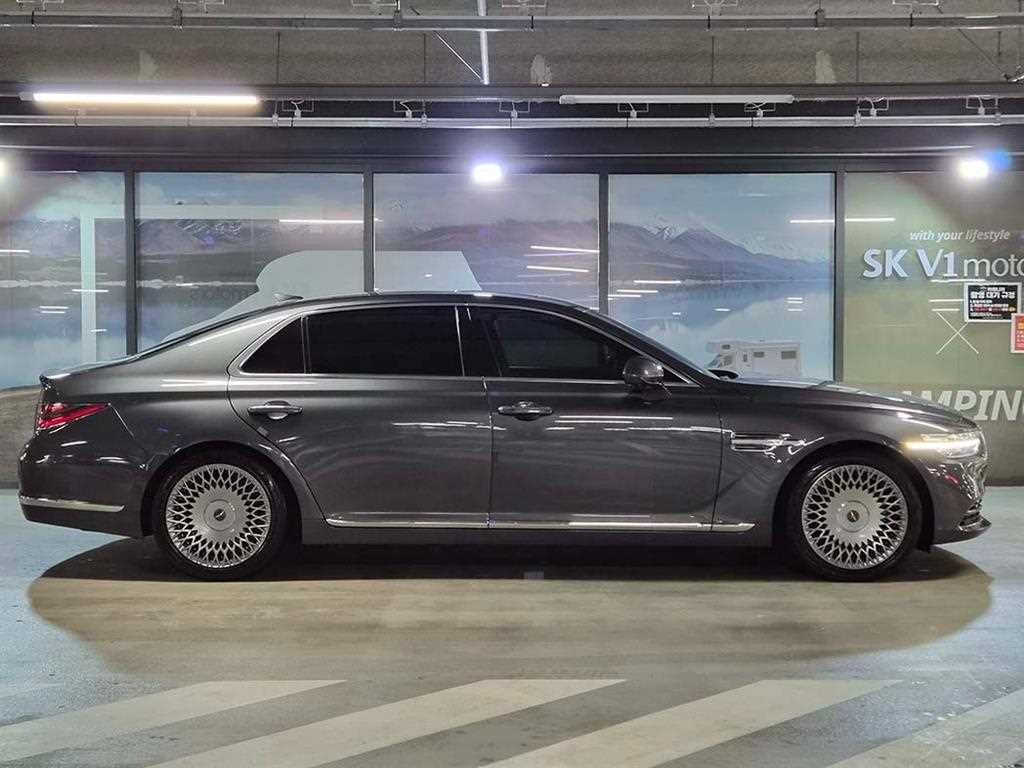 Genesis G90 — photo 03