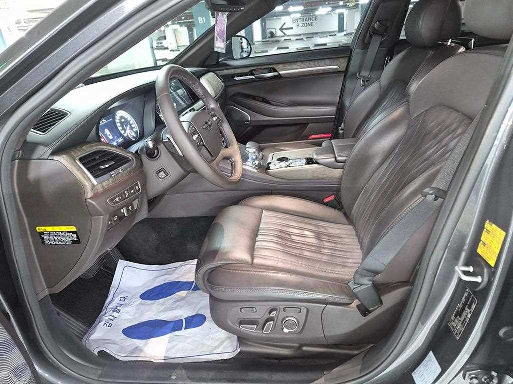 Genesis G90 — photo 06
