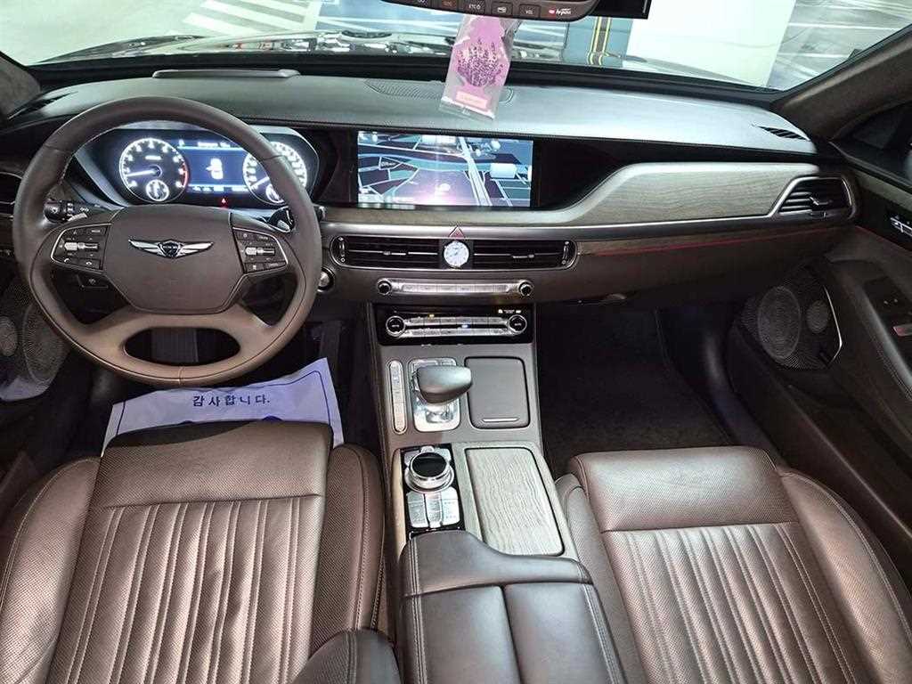 Genesis G90 — photo 10