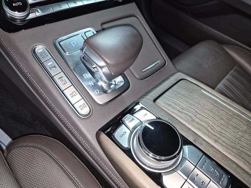 Genesis G90 — photo 11