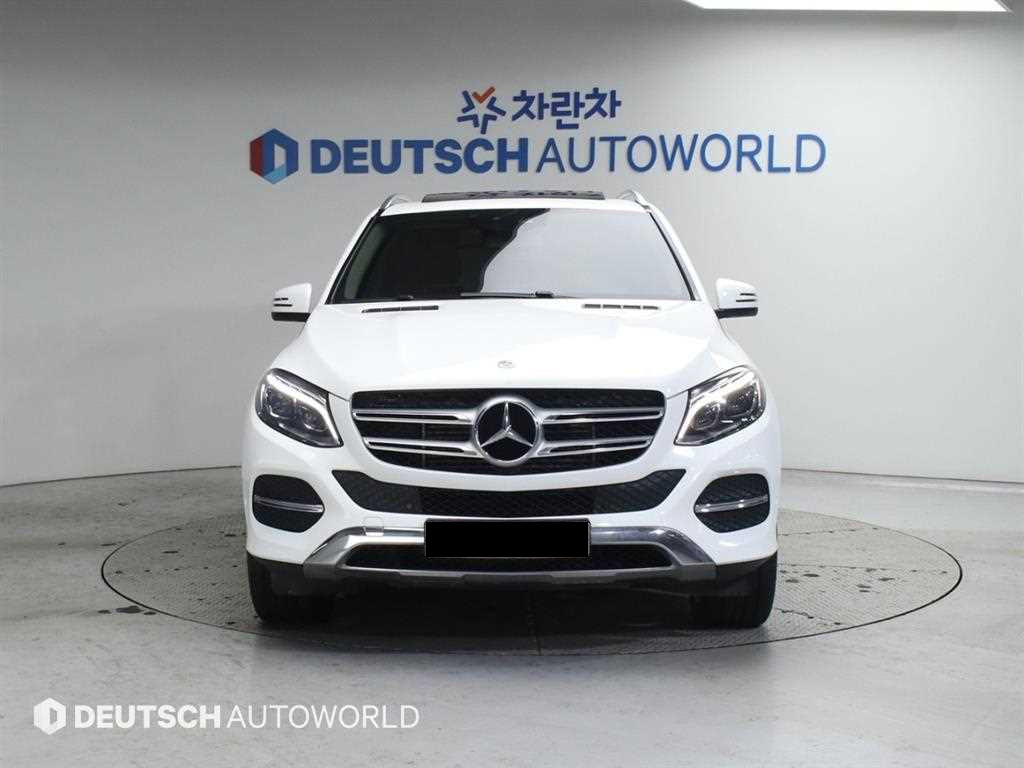 Mercedes-Benz GLE-Class — photo 03