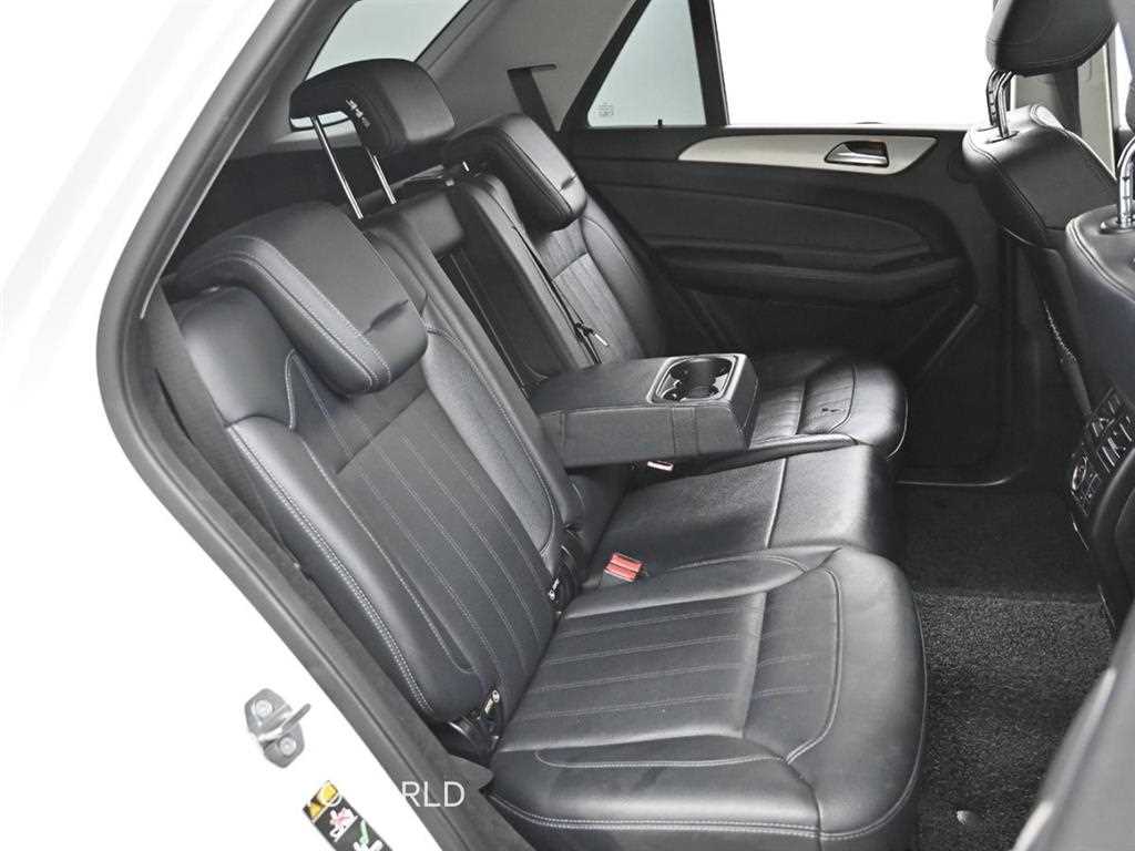 Mercedes-Benz GLE-Class — photo 12