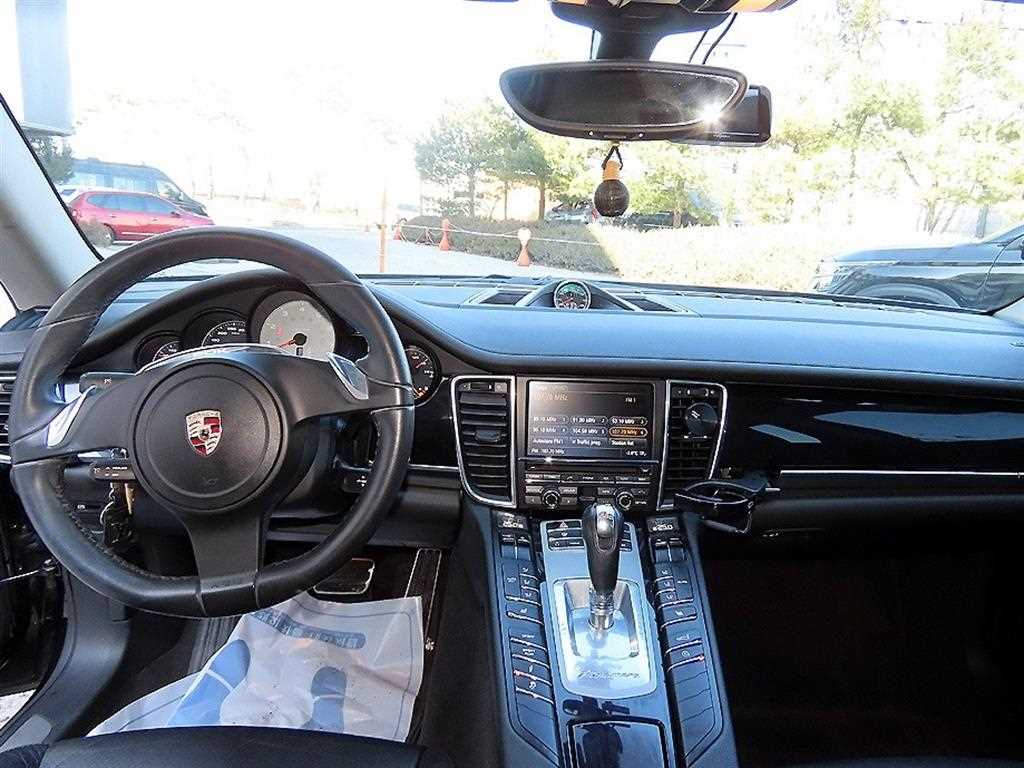 Porsche Panamera — photo 07
