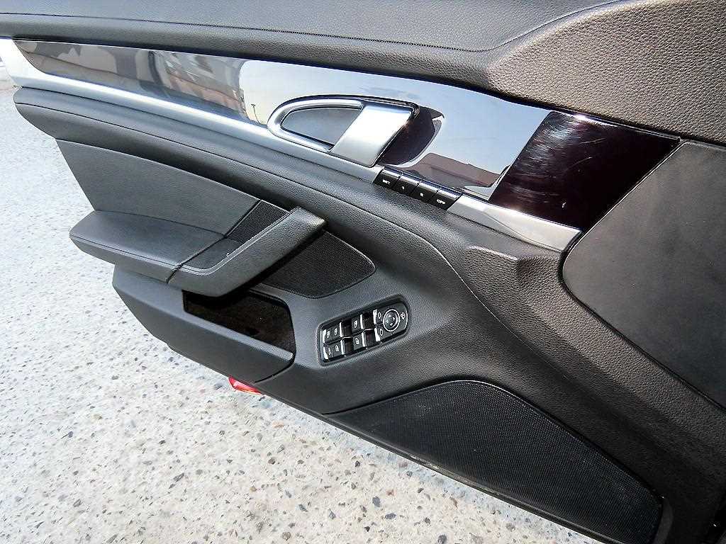 Porsche Panamera — photo 11