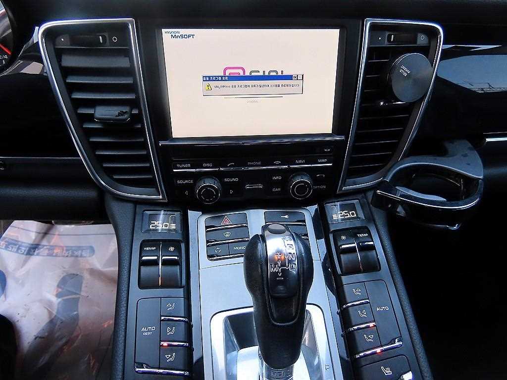 Porsche Panamera — photo 13