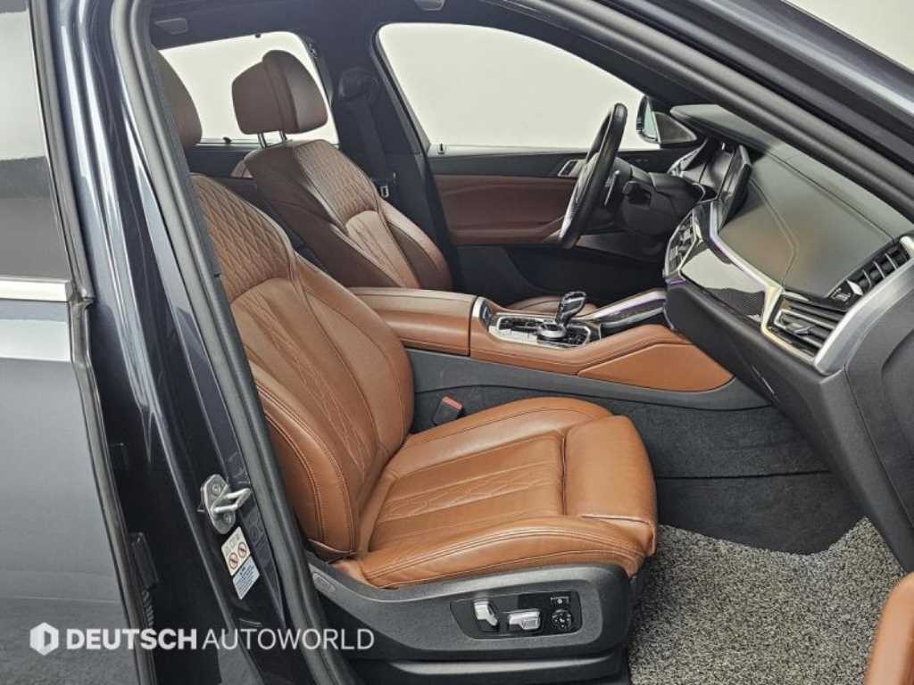 BMW X6 — photo 10