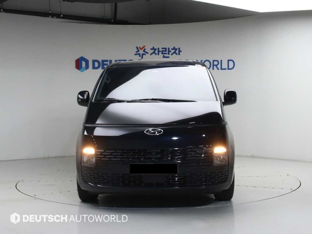 Hyundai Staria — photo 03