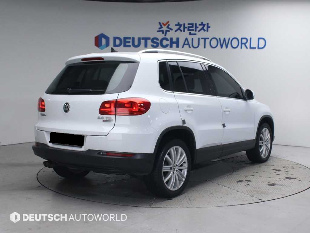 Volkswagen Tiguan — photo 02