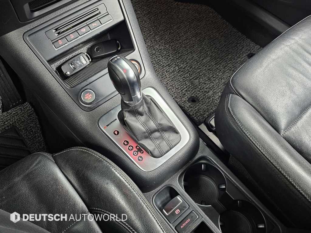 Volkswagen Tiguan — photo 09