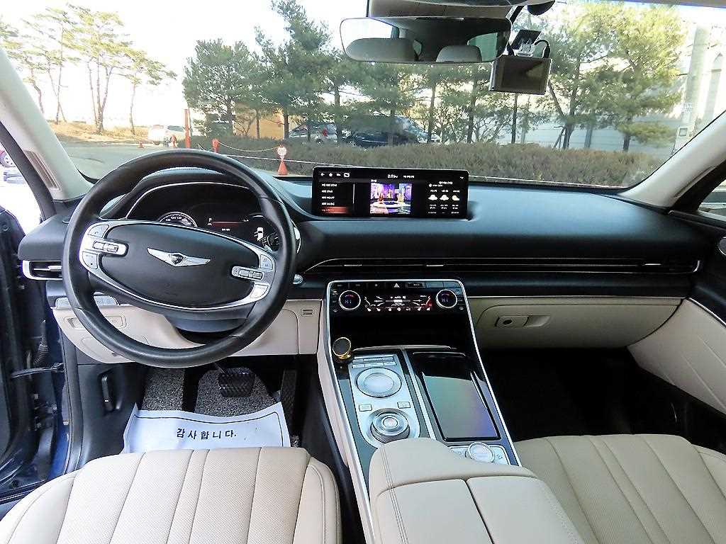 Genesis GV80 — photo 07