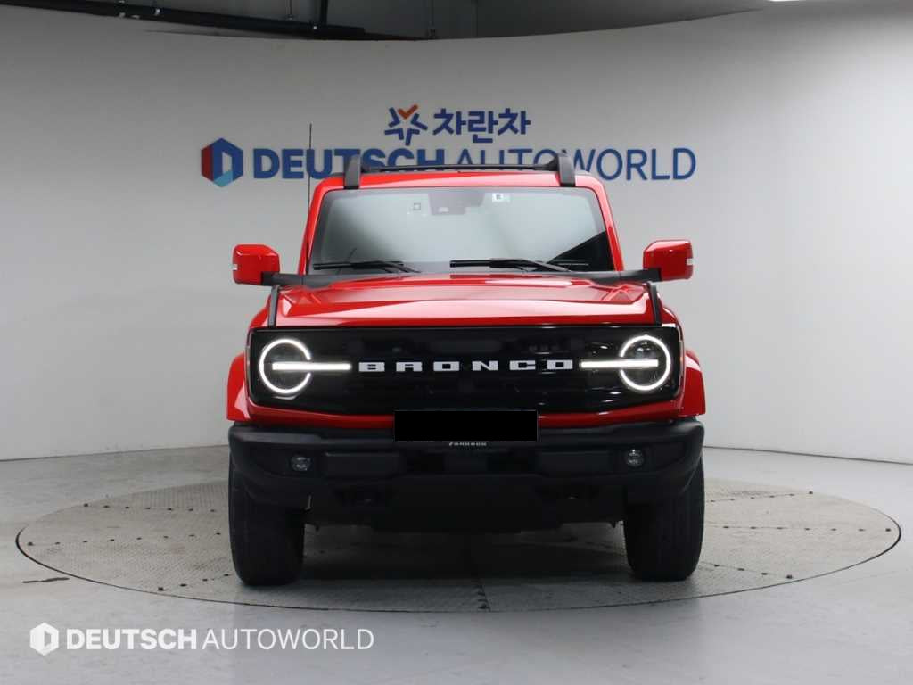 Ford Bronco — photo 03