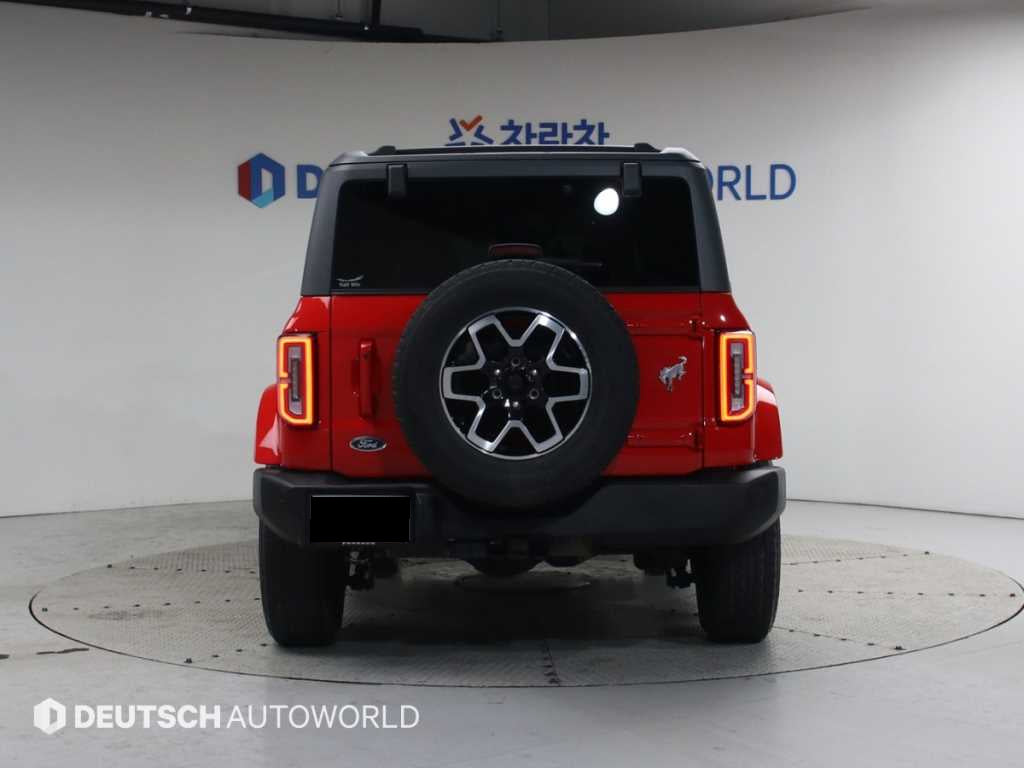 Ford Bronco — photo 04