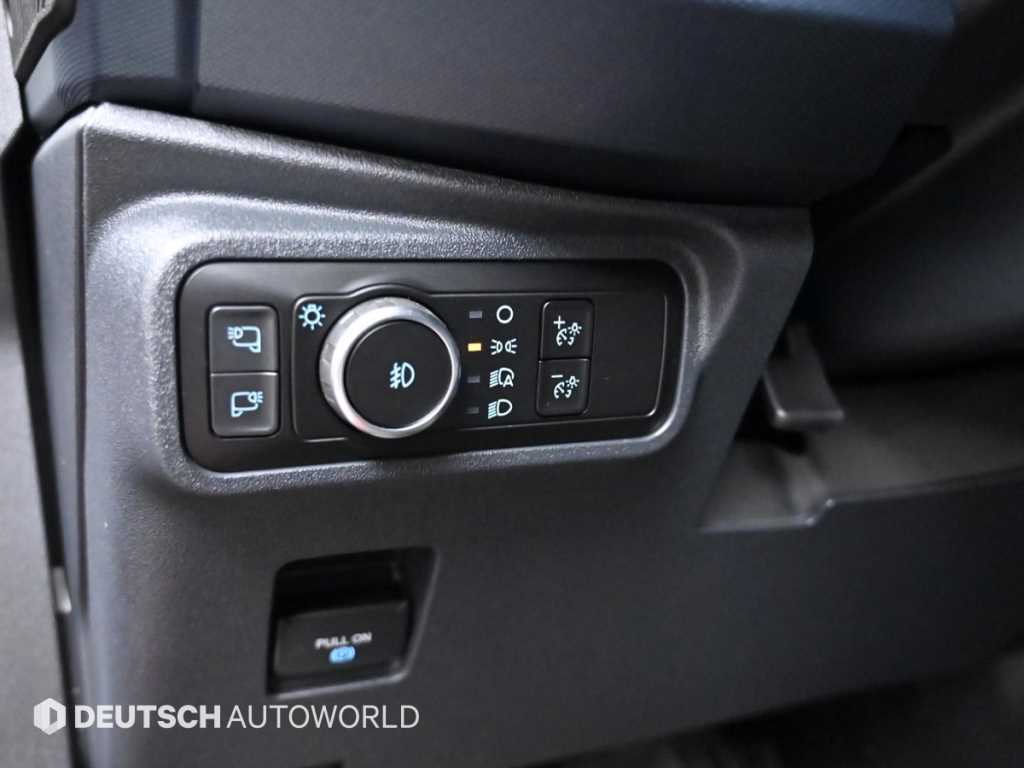 Ford Bronco — photo 16