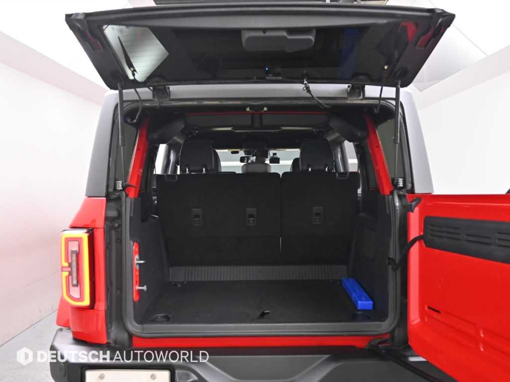 Ford Bronco — photo 20