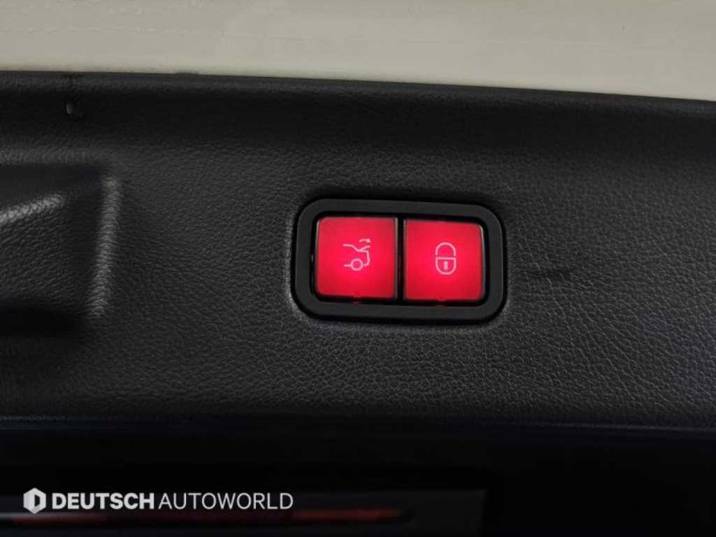 Mercedes-Benz S-Class — photo 20