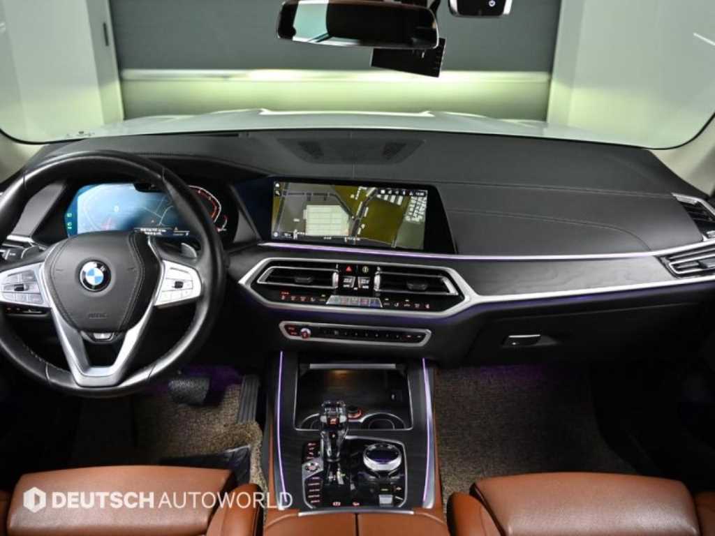 BMW X7 — photo 07