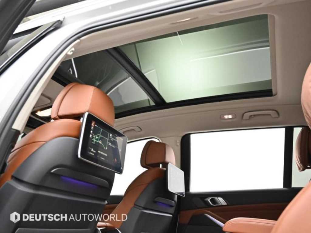 BMW X7 — photo 19