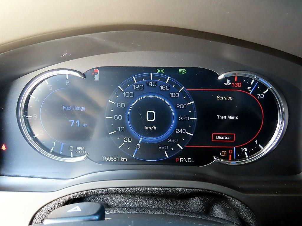 Cadillac Escalade — photo 08