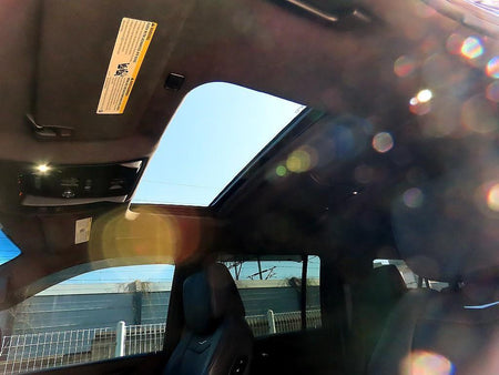 Cadillac Escalade — photo 15