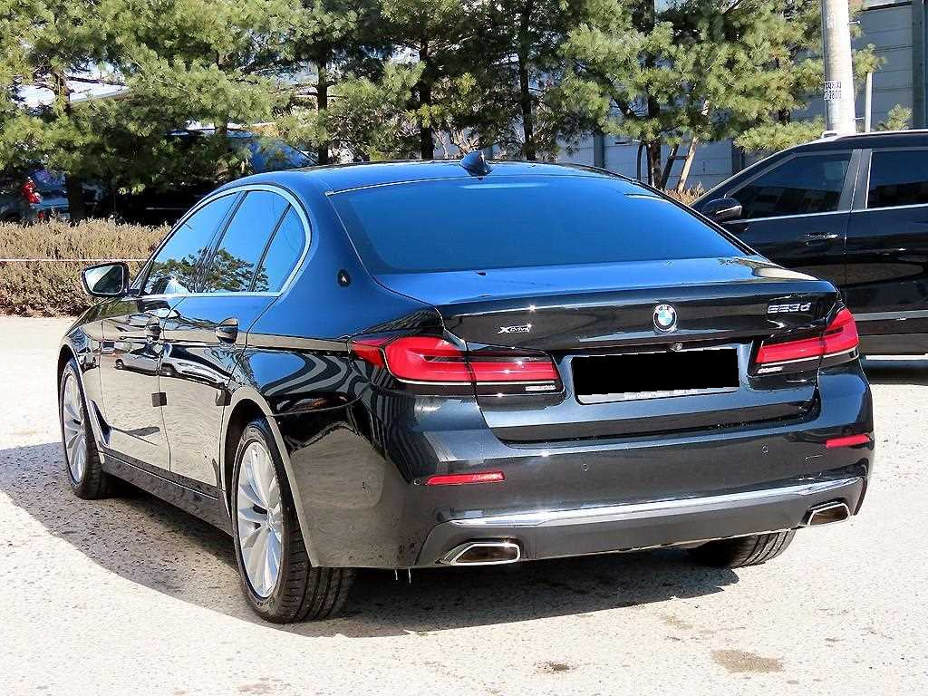 BMW 5-Series — photo 03