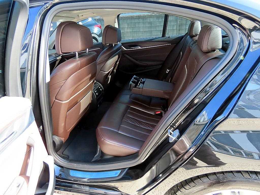 BMW 5-Series — photo 06