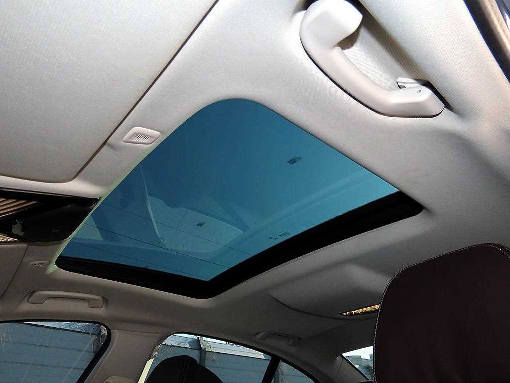 BMW 5-Series — photo 18