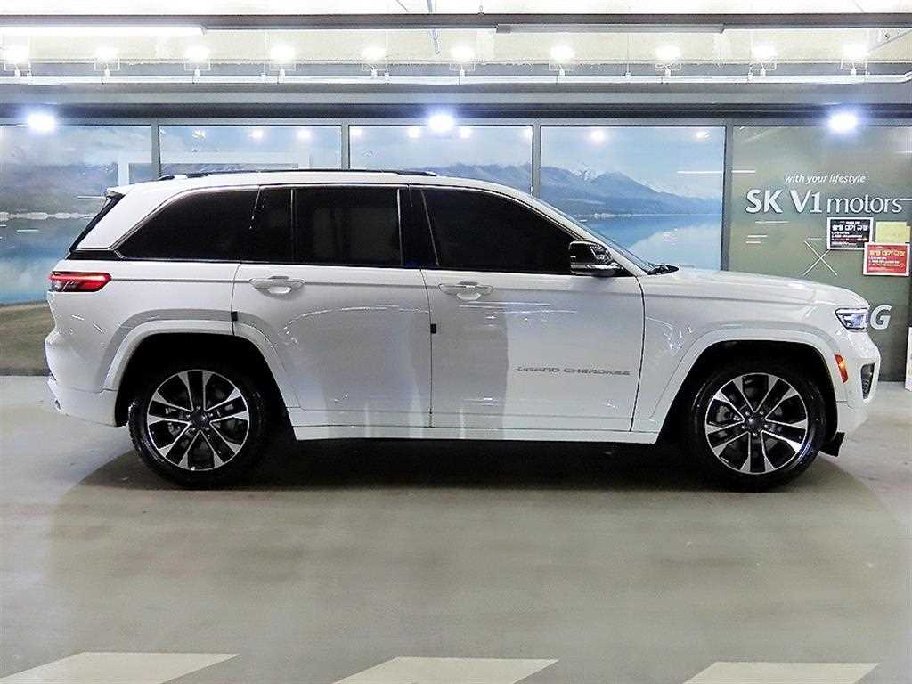 Jeep Cherokee — photo 03