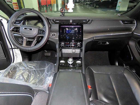 Jeep Cherokee — photo 10
