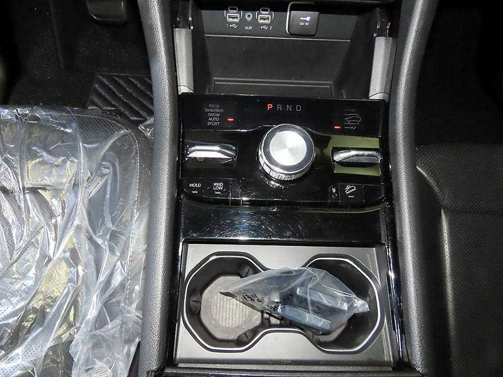 Jeep Cherokee — photo 12