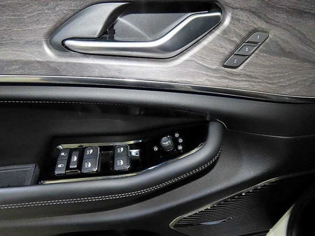 Jeep Cherokee — photo 13