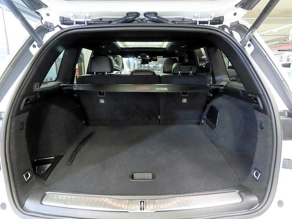 Jeep Cherokee — photo 16