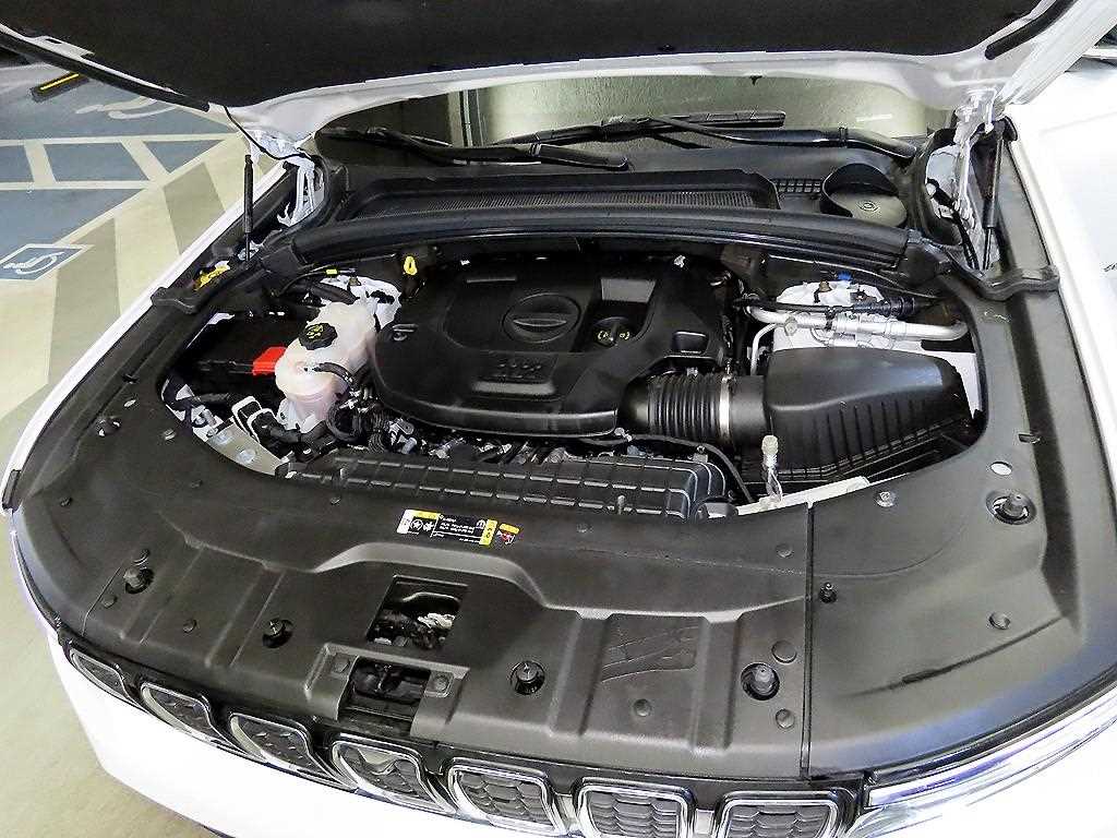 Jeep Cherokee — photo 19