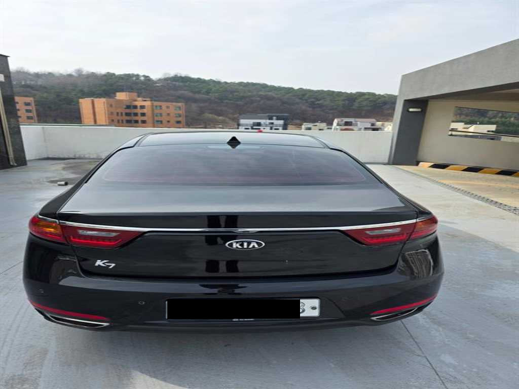 Kia K7 — photo 05