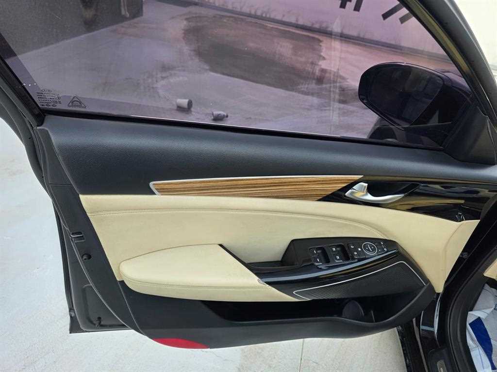 Kia K7 — photo 07