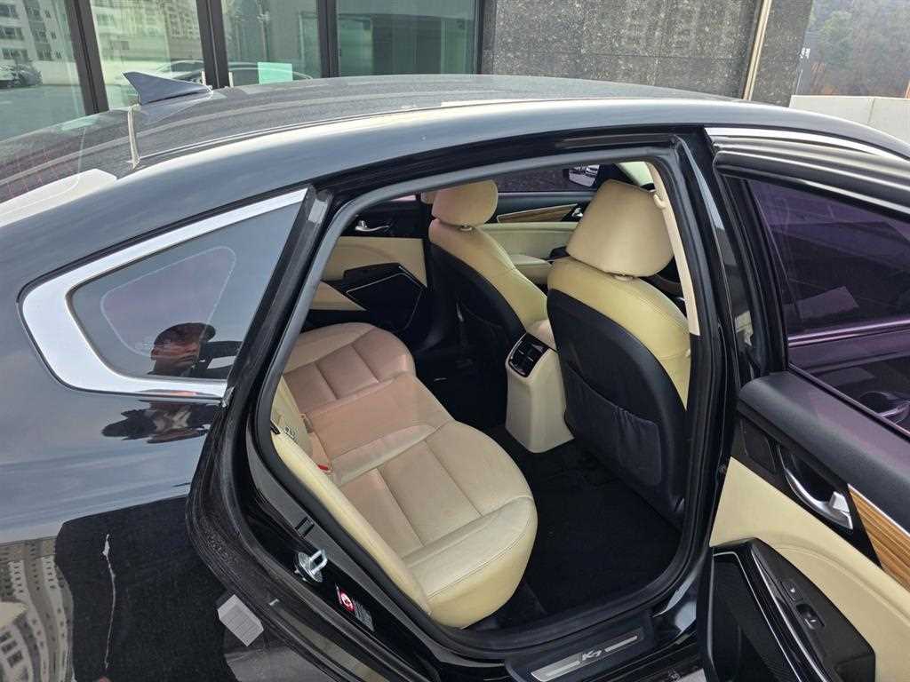 Kia K7 — photo 13