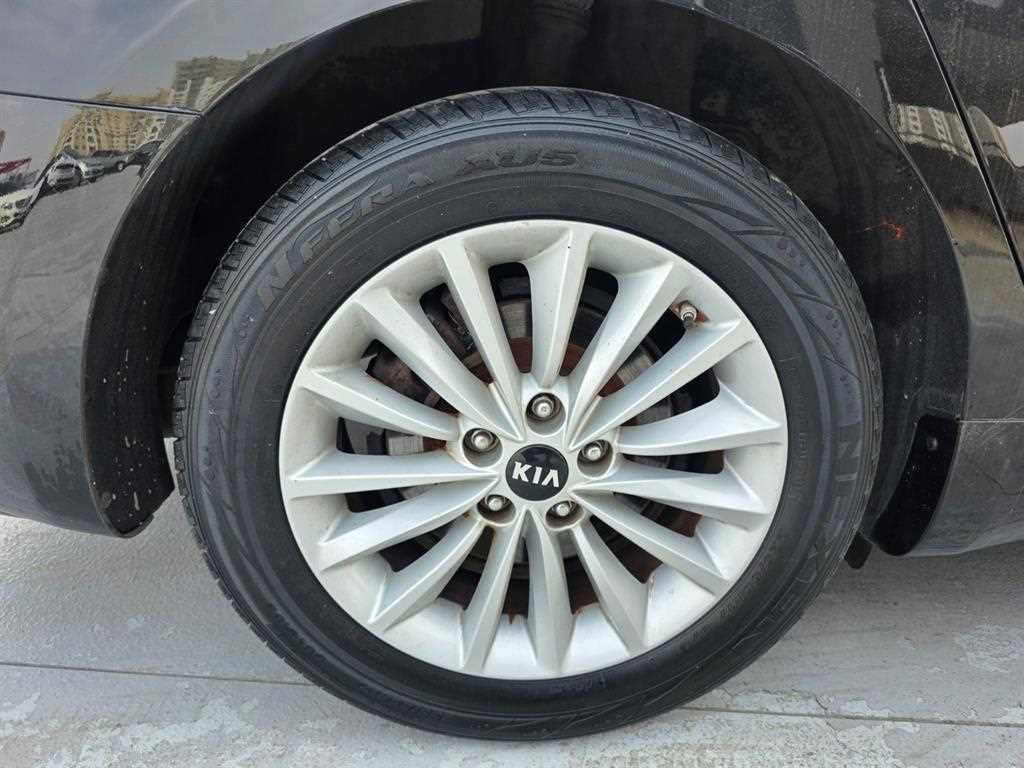 Kia K7 — photo 17