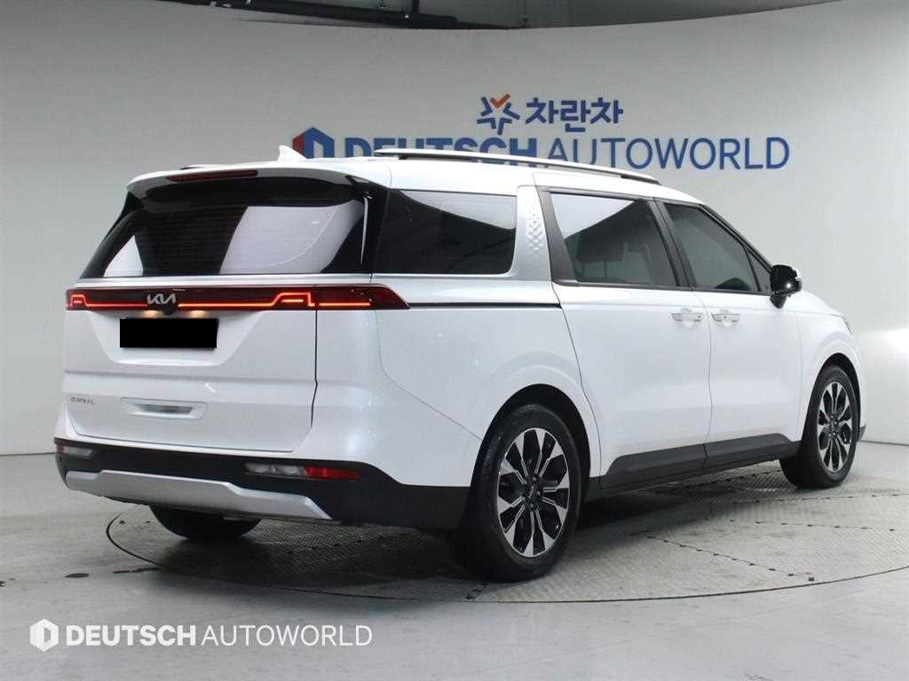 Kia Carnival — photo 02
