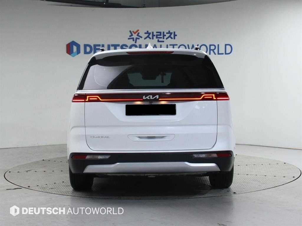 Kia Carnival — photo 04