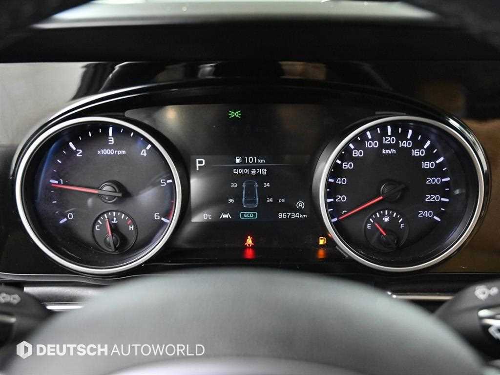 Kia Carnival — photo 08