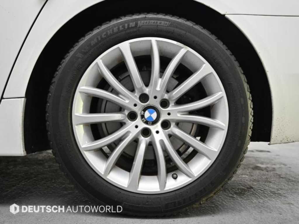 BMW 5-Series — photo 05