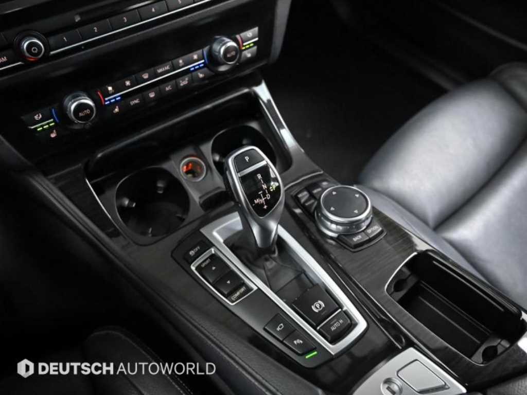 BMW 5-Series — photo 09