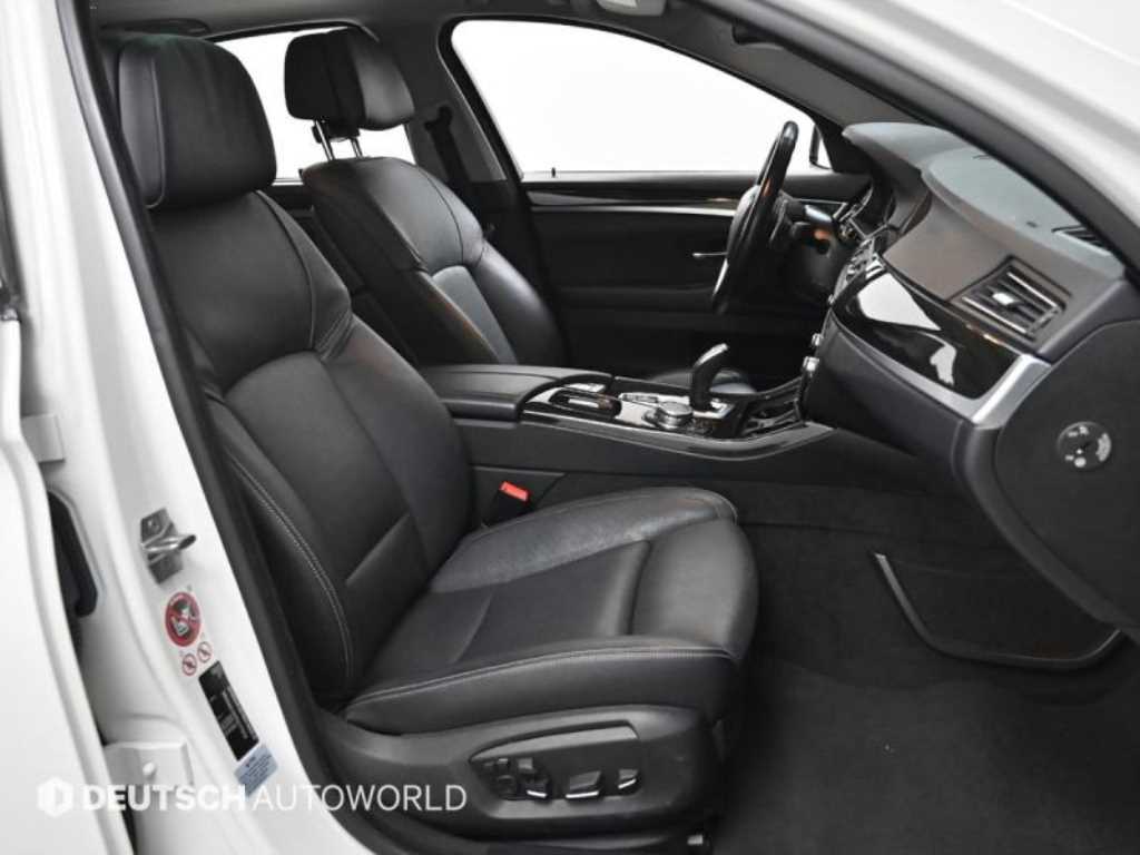 BMW 5-Series — photo 10