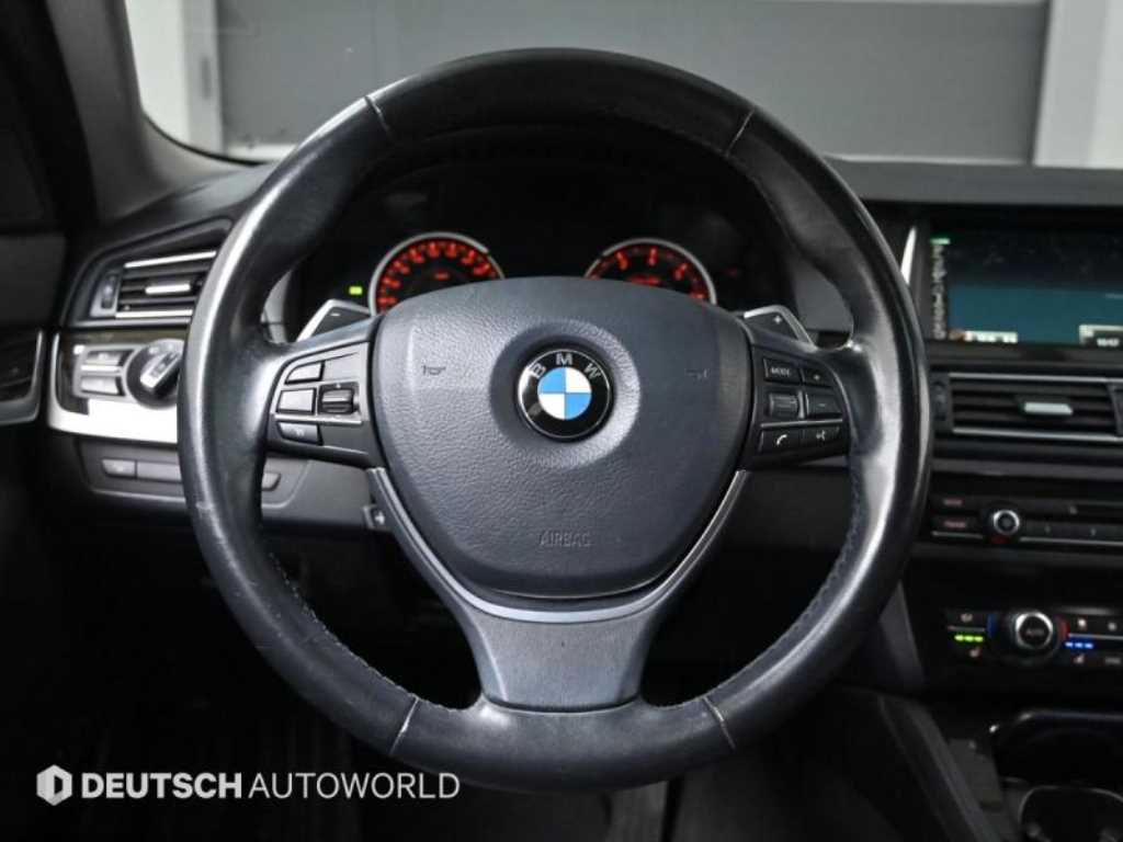 BMW 5-Series — photo 13