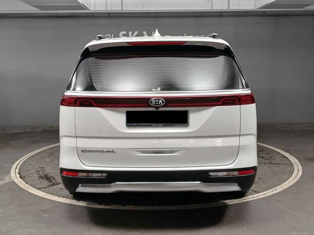 Kia Carnival — photo 02