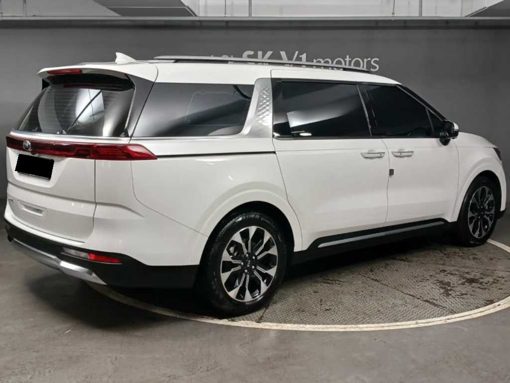 Kia Carnival — photo 04