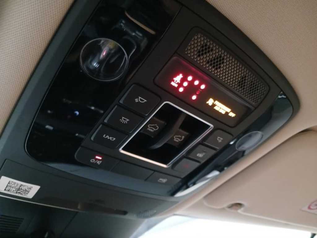 Kia Carnival — photo 16